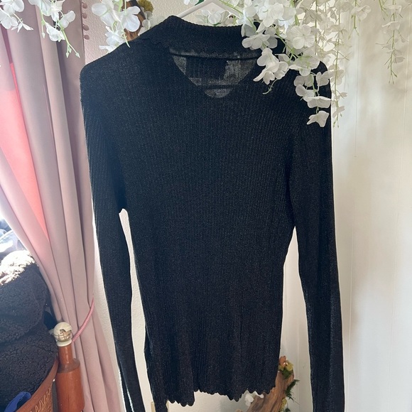 Munthe Ruffle Knit Black and Gold Textured Knit Blouse 🖤 - Picture 10 of 12